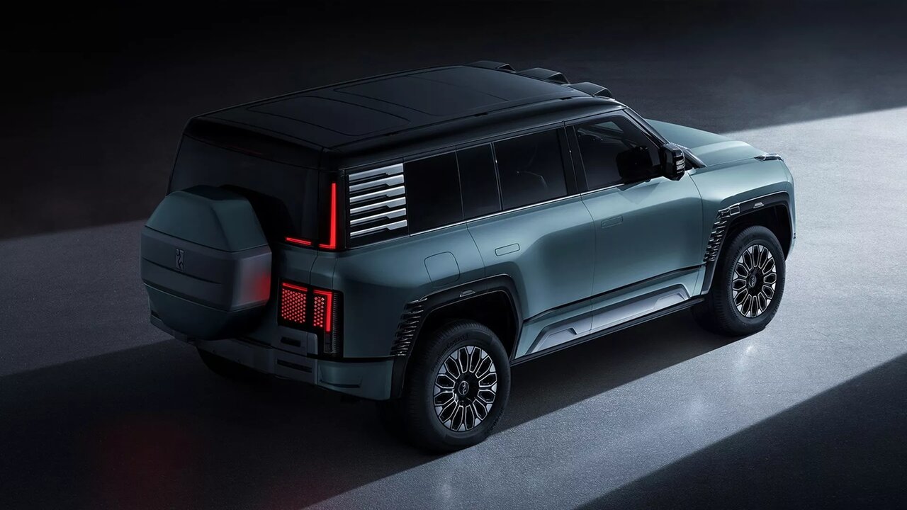 صادرات قدرتمندترین خودروهای چینی به اروپا/ وقتی رویای رقابت با مرسدس بنز و لندروور محقق میشود/عکس