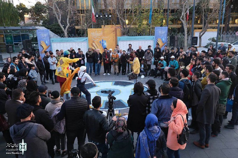 نمایشهای خیابانی؛ شور و نشاط به ارمغان آوردند