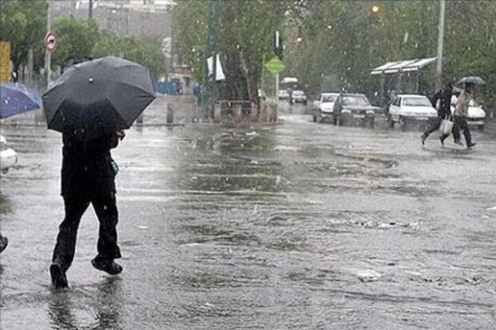 ببینید | لحظه آغاز بارش شدید باران در تهران؛ زاکانی و شهرداری باز هم غافلگیر می‌شوند؟