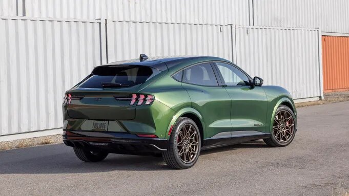 جدیدترین و سریعترین خودروی فورد موستانگ با پکیج برنز روانه بازار میشود!/ عکس