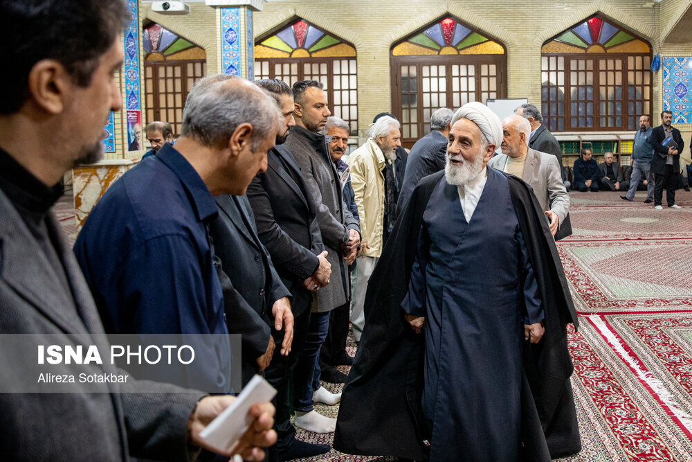 حضور ناطق نوری در مراسم ختم فرزند آیتالله طالقانی/ معاون دفتر رهبری هم آمد +عکس