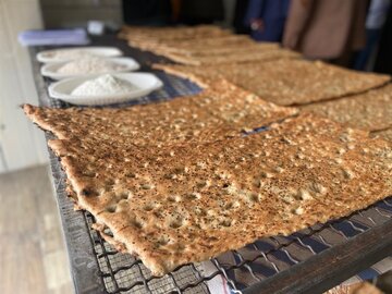 پخت نان با آرد کامل در نانوایی شهرکرد آغاز شد