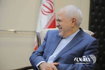 دیدار وزیر امور خارجه به همراه وزرای امور خارجه سابق جمهوری اسلامی ایران با دکتر علی اکبر ولایتی