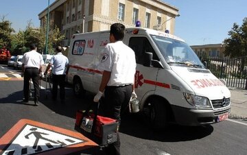 حمله افراد ناشناس به آمبولانس اورژانس/ آسیب دیدن بیمار تصادفی