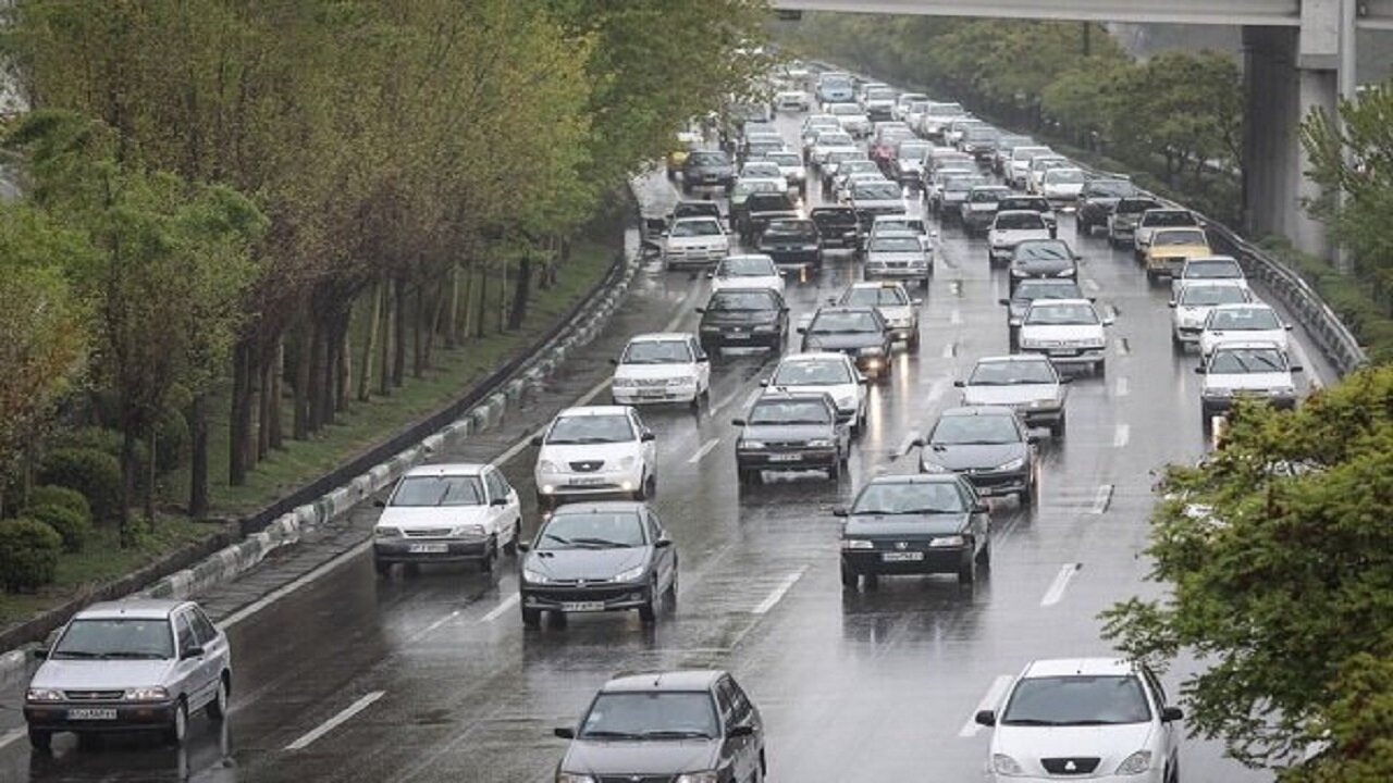 - باران خیابان‌های تهران را قفل کرد/ وضعیت ترافیکی محدوده بیمارستان گاندی و میدان قزوین