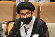 ببینید | رفتار عجیب عضو شورای کلانشهر تبریز در واکنش به سوال ساده یک خبرنگار: به خودم مربوط است!
