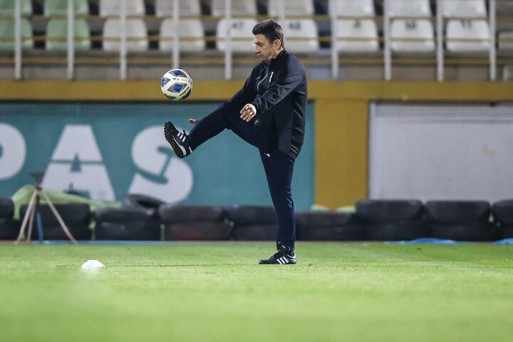 تیپ بامزه و جالب امیر قلعه نویی در تمرین تیم ملی