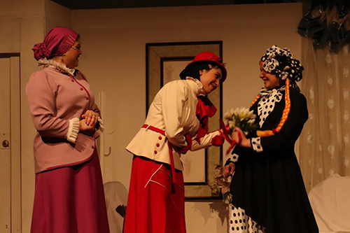 خانه پاکیزه در تئاتر شهر سمنان