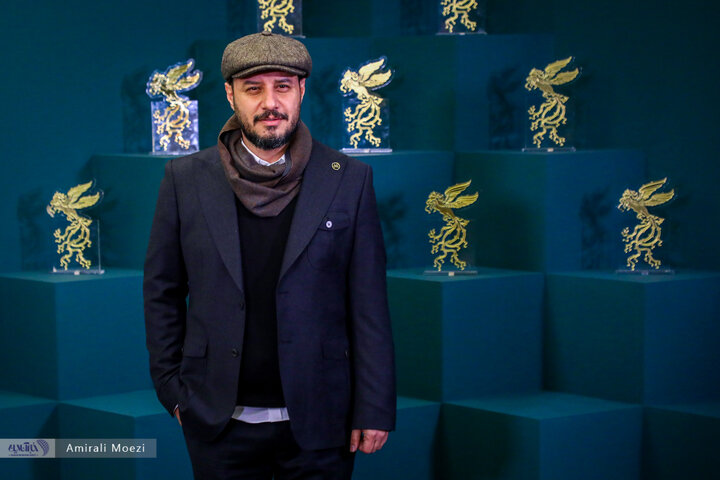 جواد عزتی با «تمساح خونی» در فیلم فجر
