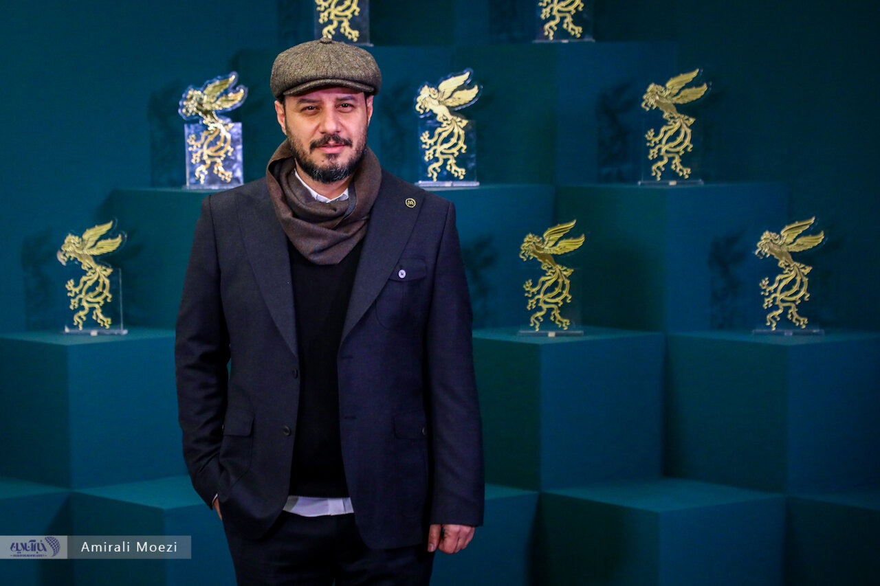 تصاویر | جواد عزت و الناز حبیبی در فوتوکال فیلم با «تمساح خونی» در جشنواره فجر