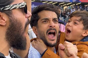 ببینید | واکنش جالب سینا مهراد و ساعد سهیلی در استادیوم پس از صعود تیم ملی ایران