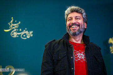 نشست خبری فیلم سینمایی «صبحانه با زرافه‌ها» امروز ۱۳ بهمن‌ ماه در سومین روز از چهل‌ودومین جشنواره فیلم فجر برگزار شد.