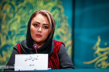 نشست خبری فیلم سینمایی «صبحانه با زرافه‌ها» امروز ۱۳ بهمن‌ ماه در سومین روز از چهل‌ودومین جشنواره فیلم فجر برگزار شد.