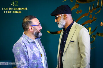 نشست خبری فیلم سینمایی «صبحانه با زرافه‌ها» امروز ۱۳ بهمن‌ ماه در سومین روز از چهل‌ودومین جشنواره فیلم فجر برگزار شد.