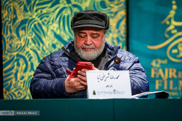 نشست خبری فیلم سینمایی «صبحانه با زرافه‌ها» امروز ۱۳ بهمن‌ ماه در سومین روز از چهل‌ودومین جشنواره فیلم فجر برگزار شد.