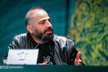 نشست خبری فیلم سینمایی «صبحانه با زرافه‌ها» امروز ۱۳ بهمن‌ ماه در سومین روز از چهل‌ودومین جشنواره فیلم فجر برگزار شد.