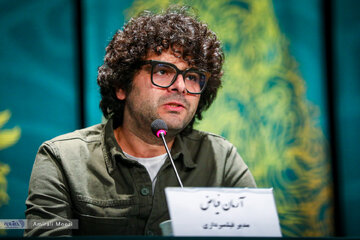 نشست خبری فیلم سینمایی «صبحانه با زرافه‌ها» امروز ۱۳ بهمن‌ ماه در سومین روز از چهل‌ودومین جشنواره فیلم فجر برگزار شد.