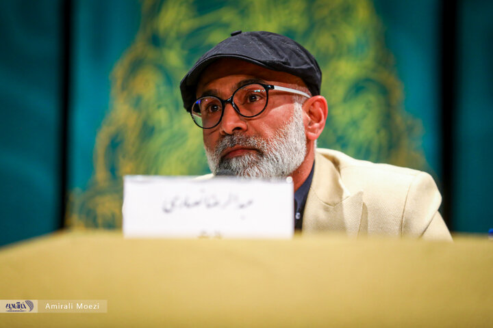 نشست خبری فیلم سینمایی «صبحانه با زرافه‌ها» امروز ۱۳ بهمن‌ ماه در سومین روز از چهل‌ودومین جشنواره فیلم فجر برگزار شد.