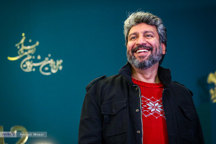 نشست خبری فیلم سینمایی «صبحانه با زرافه‌ها» امروز ۱۳ بهمن‌ ماه در سومین روز از چهل‌ودومین جشنواره فیلم فجر برگزار شد.