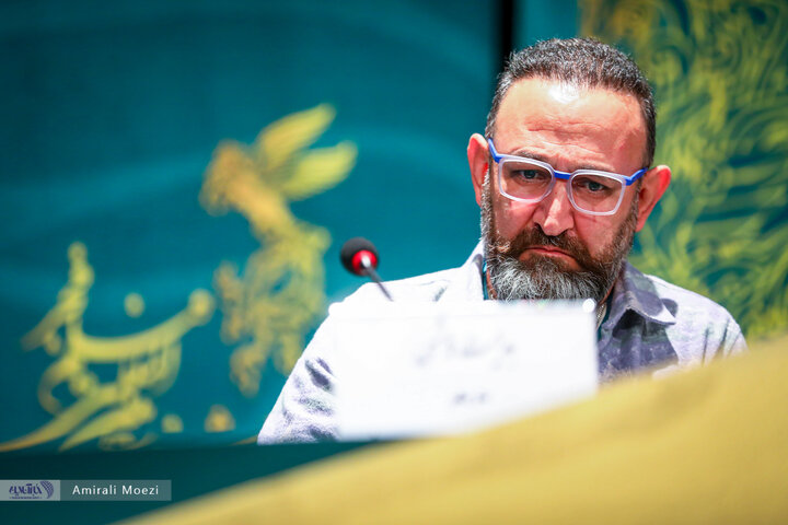 نشست خبری فیلم سینمایی «صبحانه با زرافه‌ها» امروز ۱۳ بهمن‌ ماه در سومین روز از چهل‌ودومین جشنواره فیلم فجر برگزار شد.