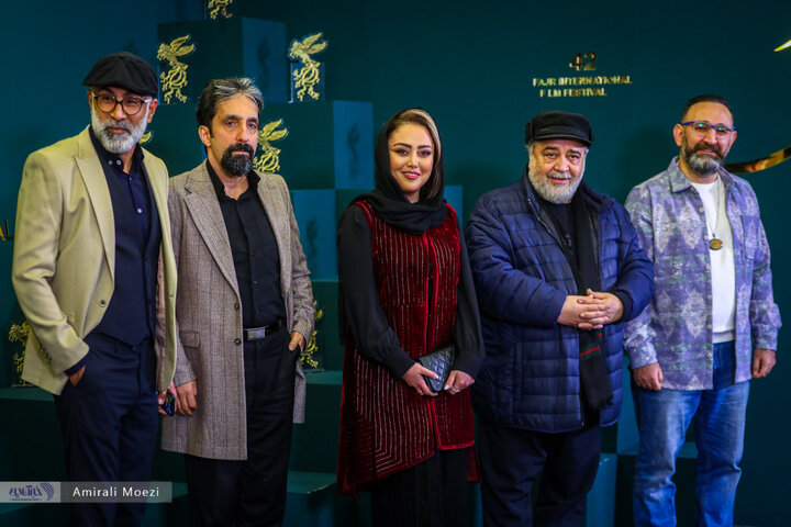 نشست خبری فیلم سینمایی «صبحانه با زرافه‌ها» امروز ۱۳ بهمن‌ ماه در سومین روز از چهل‌ودومین جشنواره فیلم فجر برگزار شد.