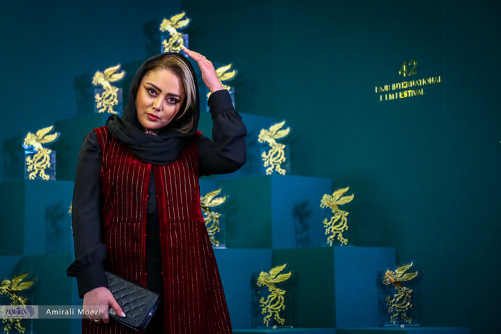 نشست خبری فیلم سینمایی «صبحانه با زرافه‌ها» امروز ۱۳ بهمن‌ ماه در سومین روز از چهل‌ودومین جشنواره فیلم فجر برگزار شد.