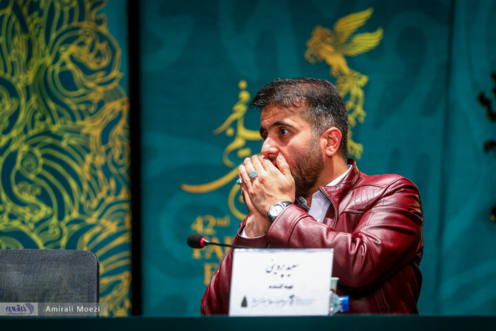 نشست خبری فیلم سینمایی «صبحانه با زرافه‌ها» امروز ۱۳ بهمن‌ ماه در سومین روز از چهل‌ودومین جشنواره فیلم فجر برگزار شد.