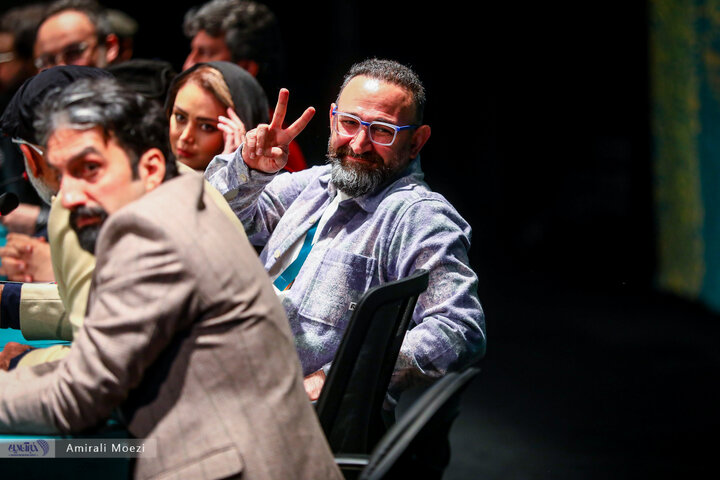 نشست خبری فیلم سینمایی «صبحانه با زرافه‌ها» امروز ۱۳ بهمن‌ ماه در سومین روز از چهل‌ودومین جشنواره فیلم فجر برگزار شد.