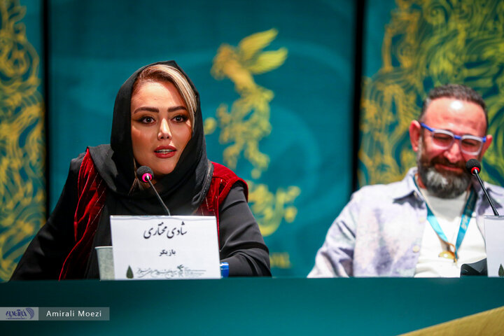 نشست خبری فیلم سینمایی «صبحانه با زرافه‌ها» امروز ۱۳ بهمن‌ ماه در سومین روز از چهل‌ودومین جشنواره فیلم فجر برگزار شد.