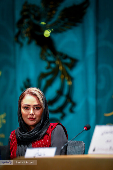 نشست خبری فیلم سینمایی «صبحانه با زرافه‌ها» امروز ۱۳ بهمن‌ ماه در سومین روز از چهل‌ودومین جشنواره فیلم فجر برگزار شد.