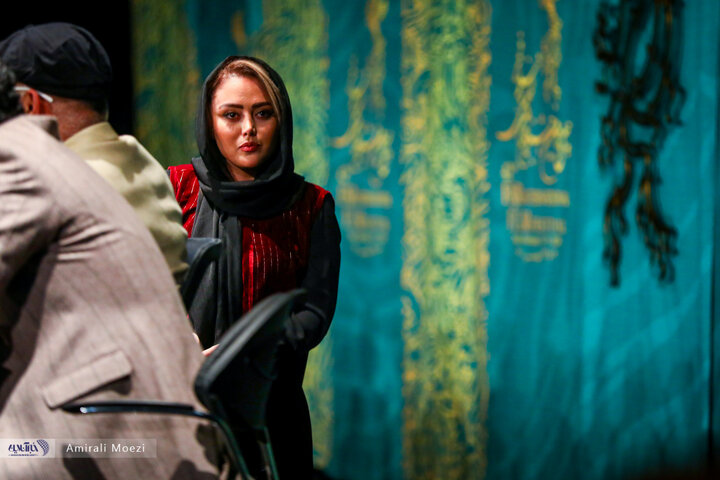 نشست خبری فیلم سینمایی «صبحانه با زرافه‌ها» امروز ۱۳ بهمن‌ ماه در سومین روز از چهل‌ودومین جشنواره فیلم فجر برگزار شد.
