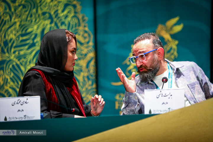 نشست خبری فیلم سینمایی «صبحانه با زرافه‌ها» امروز ۱۳ بهمن‌ ماه در سومین روز از چهل‌ودومین جشنواره فیلم فجر برگزار شد.