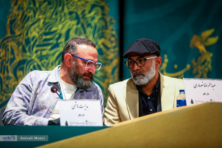 نشست خبری فیلم سینمایی «صبحانه با زرافه‌ها» امروز ۱۳ بهمن‌ ماه در سومین روز از چهل‌ودومین جشنواره فیلم فجر برگزار شد.