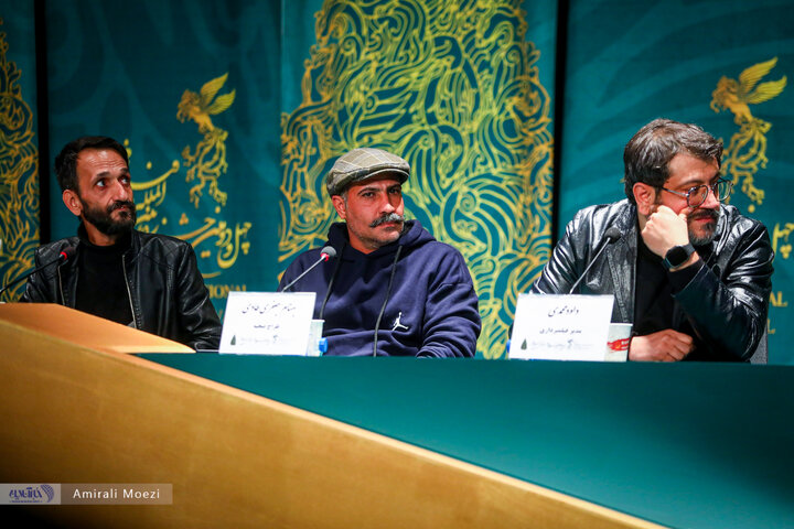 نشست خبری فیلم سینمایی «صبحانه با زرافه‌ها» امروز ۱۳ بهمن‌ ماه در سومین روز از چهل‌ودومین جشنواره فیلم فجر برگزار شد.