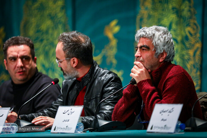 نشست خبری فیلم سینمایی «صبحانه با زرافه‌ها» امروز ۱۳ بهمن‌ ماه در سومین روز از چهل‌ودومین جشنواره فیلم فجر برگزار شد.