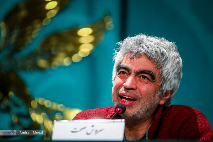 نشست خبری فیلم سینمایی «صبحانه با زرافه‌ها» امروز ۱۳ بهمن‌ ماه در سومین روز از چهل‌ودومین جشنواره فیلم فجر برگزار شد.