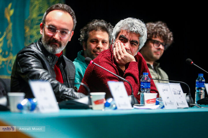 نشست خبری فیلم سینمایی «صبحانه با زرافه‌ها» امروز ۱۳ بهمن‌ ماه در سومین روز از چهل‌ودومین جشنواره فیلم فجر برگزار شد.