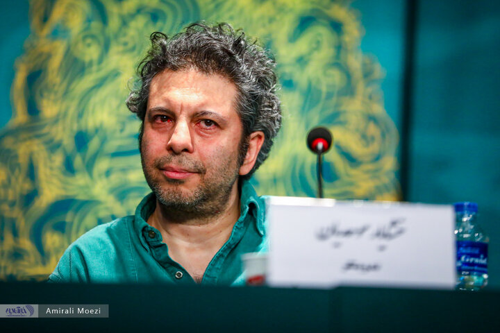 نشست خبری فیلم سینمایی «صبحانه با زرافه‌ها» امروز ۱۳ بهمن‌ ماه در سومین روز از چهل‌ودومین جشنواره فیلم فجر برگزار شد.