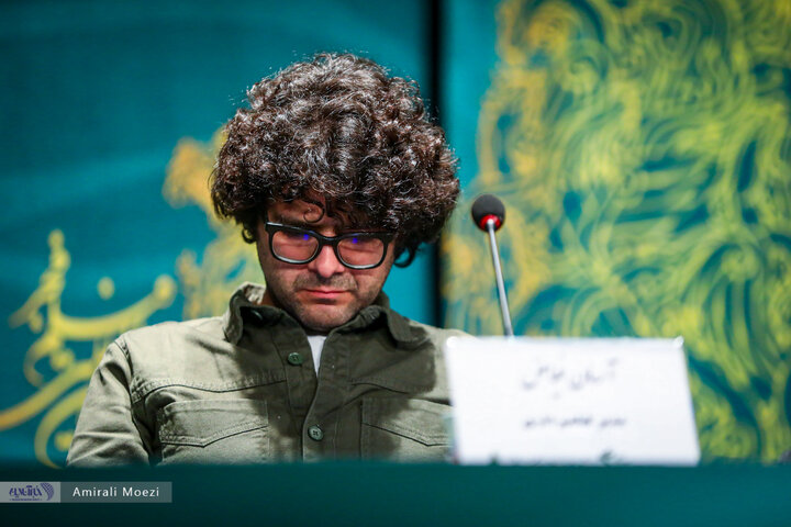 نشست خبری فیلم سینمایی «صبحانه با زرافه‌ها» امروز ۱۳ بهمن‌ ماه در سومین روز از چهل‌ودومین جشنواره فیلم فجر برگزار شد.