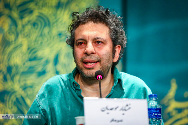نشست خبری فیلم سینمایی «صبحانه با زرافه‌ها» امروز ۱۳ بهمن‌ ماه در سومین روز از چهل‌ودومین جشنواره فیلم فجر برگزار شد.