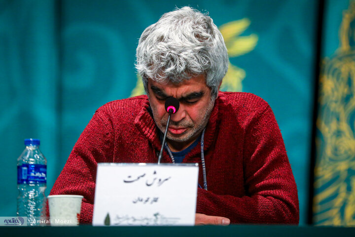 نشست خبری فیلم سینمایی «صبحانه با زرافه‌ها» امروز ۱۳ بهمن‌ ماه در سومین روز از چهل‌ودومین جشنواره فیلم فجر برگزار شد.
