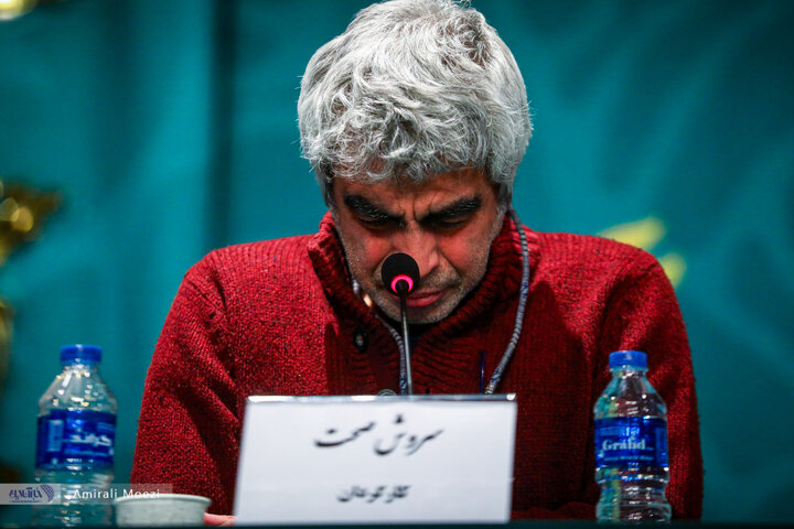 نشست خبری فیلم سینمایی «صبحانه با زرافه‌ها» امروز ۱۳ بهمن‌ ماه در سومین روز از چهل‌ودومین جشنواره فیلم فجر برگزار شد.