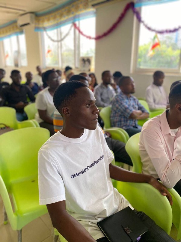 فلسفه ارتباط سیاسی جمهوری اسلامی ایران در جهان، عدم سلطه گری، اخوت و برادری است