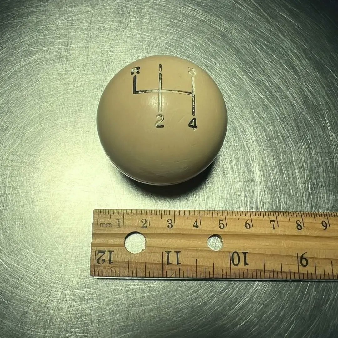 درآوردن سر دسته دنده خودرو از معده یک مار/ عکس