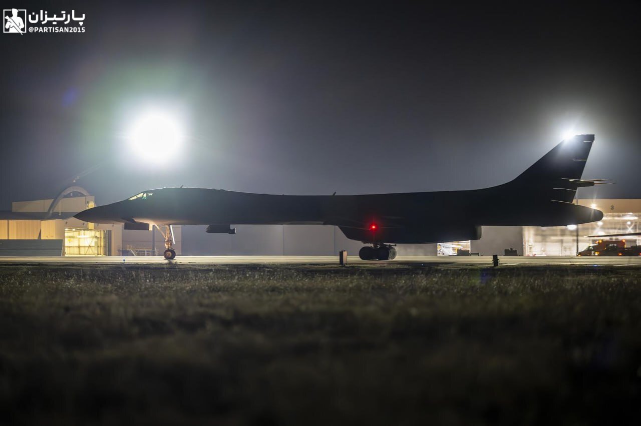 تصاویر بمب افکن استراتژیک و بمبهای یک تنی آمریکا پخش شد!