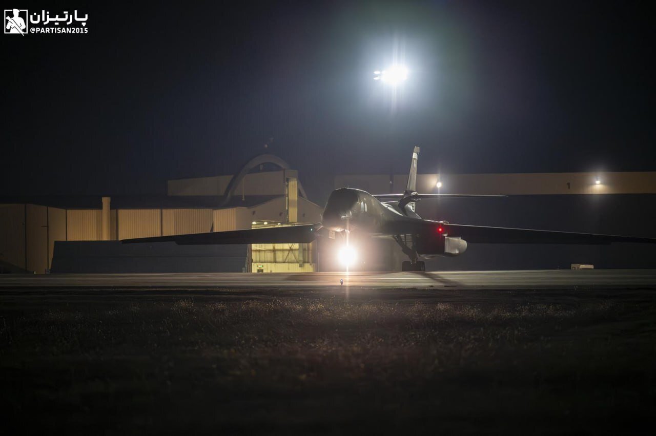 تصاویر بمب افکن استراتژیک و بمبهای یک تنی آمریکا پخش شد!