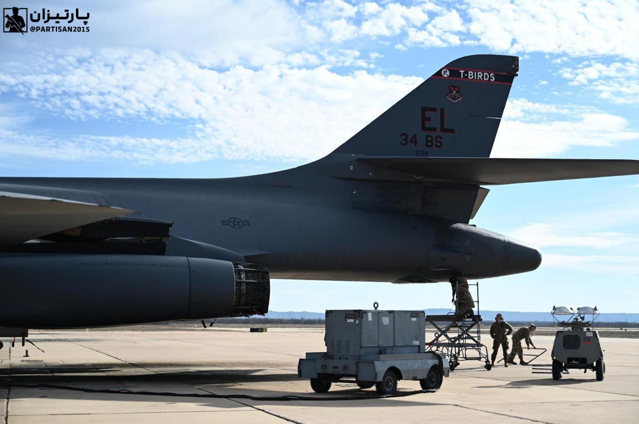 تصاویر بمب افکن استراتژیک و بمبهای یک تنی آمریکا پخش شد!