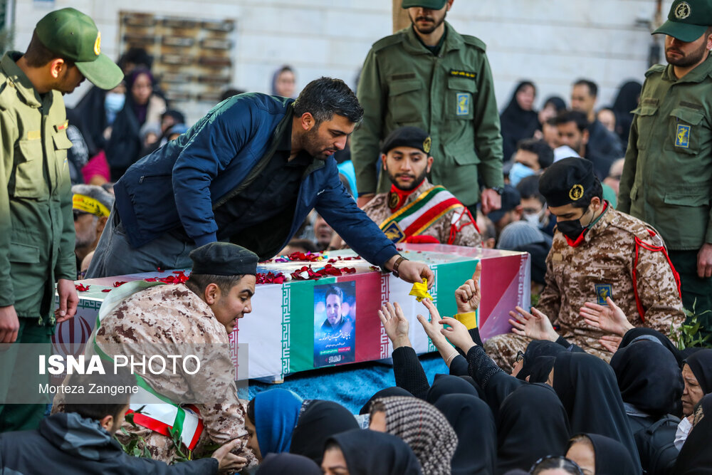 عکسهایی از مراسم تشییع پیکر مستشار نظامی سپاه که توسط اسرائیل شهید شد