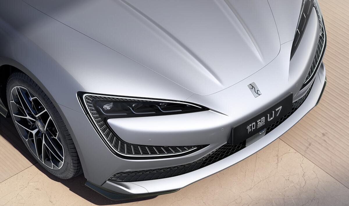 این سدان قدرتمند چینی به جنگ مرسدس بنز و بی ام و میرود/عکس