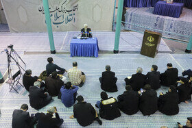 عکس عجیب از سخنرانی سعید جلیلی /تعداد دوربین ها بیشتر از حاضران نشست بود!